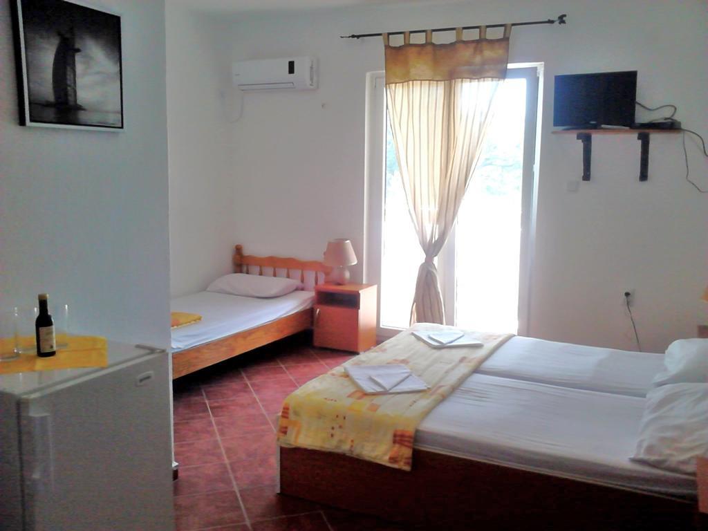 Bonaca Hotel Sutomore Room photo